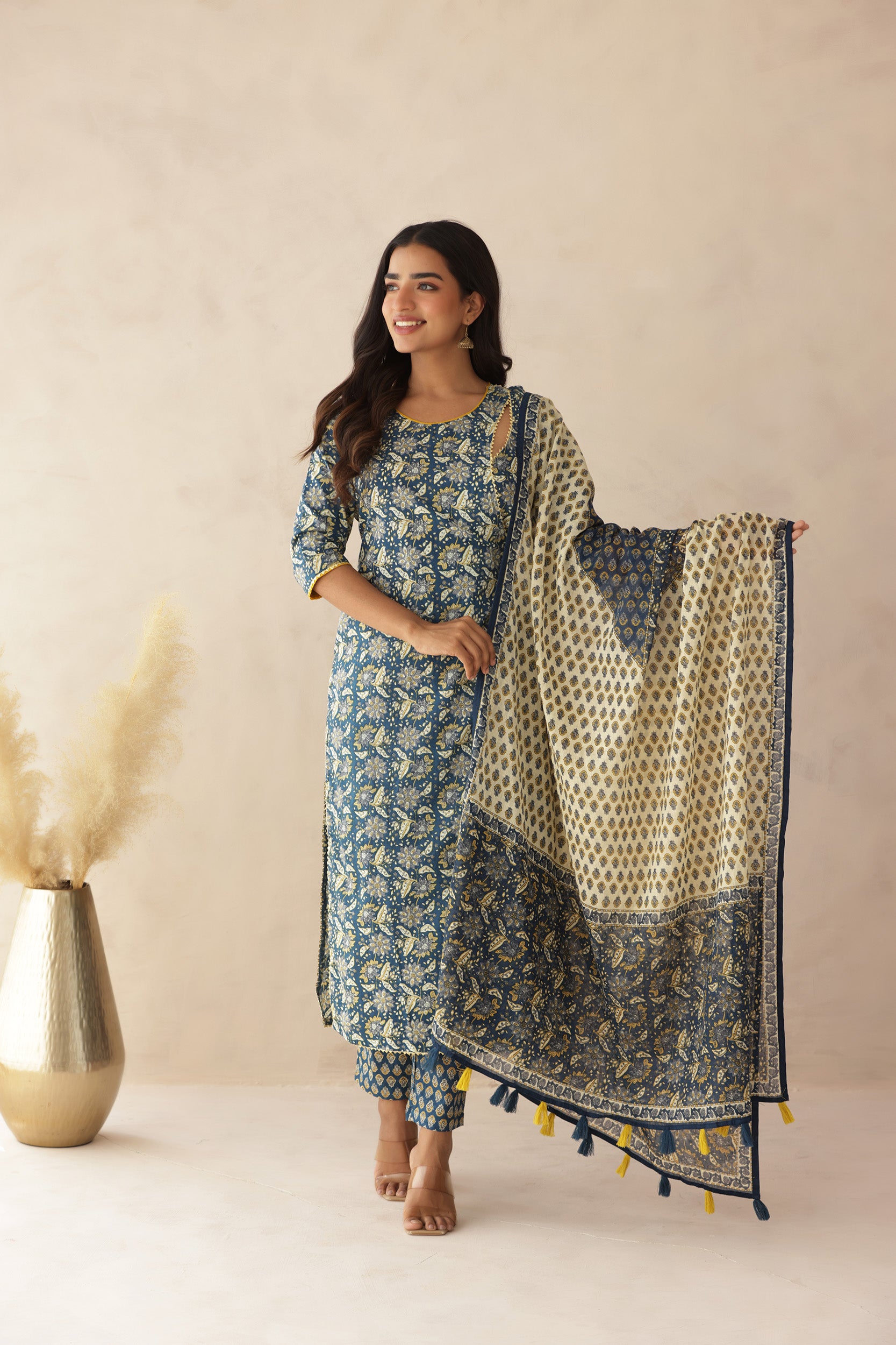 AKIRA ANGRAKHA STRAIGHT SUIT SET