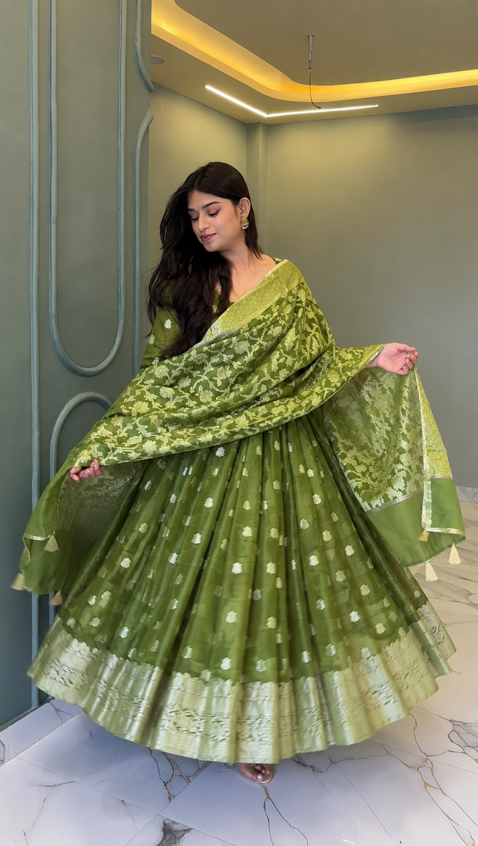 GREEN BANARSI ANARKALI SUIT SET